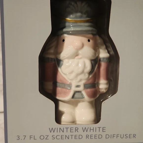 Sand + Fog - Winter White Reed Diffuser - Picture 2 of 3